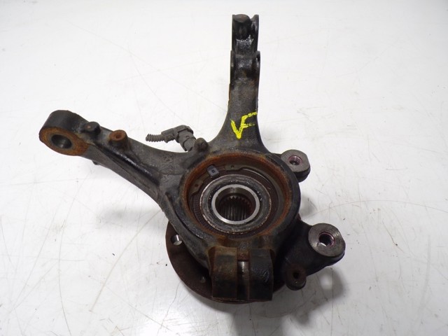 Czop (zwrotnica) przedni lewy Peugeot/Citroen 9826532480