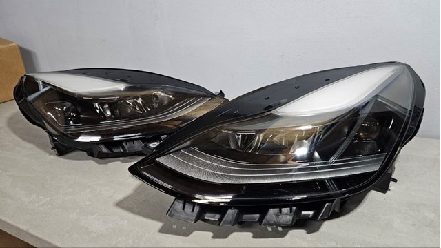 Reflektor lewy do Tesla Model Y  