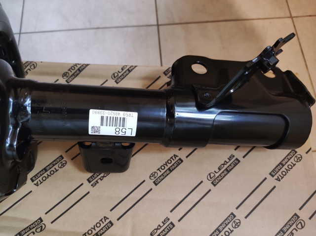 Amortyzator przedni lewy Toyota 4852080626