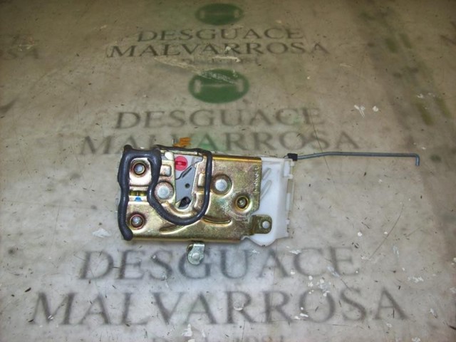 Zamek drzwi tylnych lewych Toyota Avensis I