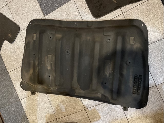 Wygluszenie maski Lexus IS sedana (E2) (2005 - 2013) cena, od 52,21 USD