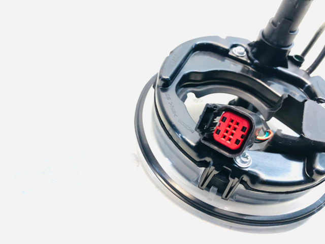 Klapka wlewu paliwa Ford DG9Z10370F cena, od 181,26 USD