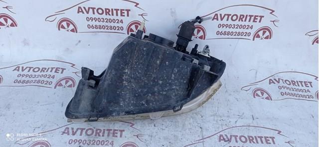 Reflektor prawy Renault (RVI) 8200211006