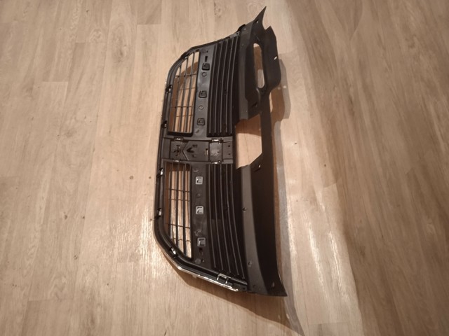  Atrapa chłodnicy Dodge Journey 