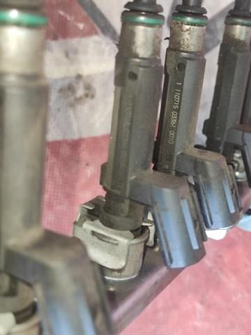 Wtryskiwacz paliwa Renault (RVI) 166001KT0A