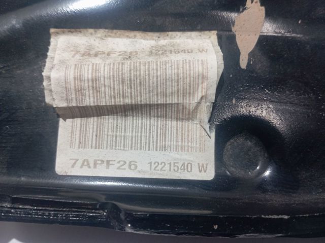 Wahacz zawieszenia przedniego dolny prawy Peugeot/Citroen 9846329080