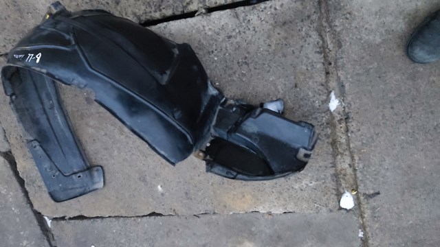  Nadkole błotnika przedniego prawe Subaru Legacy 2