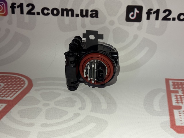 Lampa przeciwmgielna lewa Nissan/Infiniti 261558990D