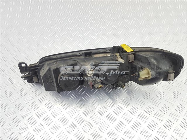 Reflektor prawy 90586845 General Motors