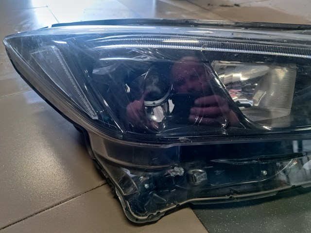 260105SH0A Nissan/Infiniti Reflektor prawy