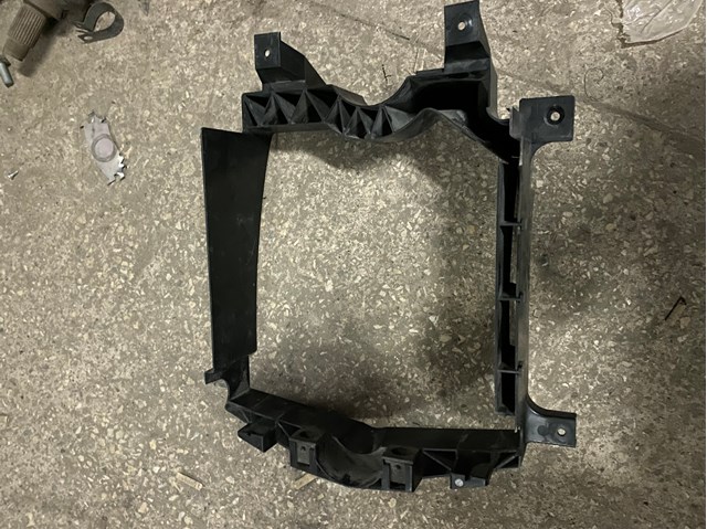 Kierownica powietrza (deflektor) chodnicy intercoolera prawa CPLA8A107AC Land Rover