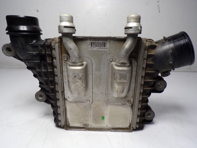 Chłodnica intercoolera Land Rover LR095900