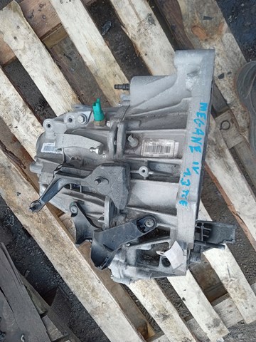 Do koszyka Mechaniczna skrzynia biegów w komplecie Renault Megane IV LV