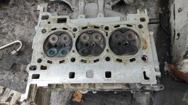 Głowica cylindrów 1856411 Ford