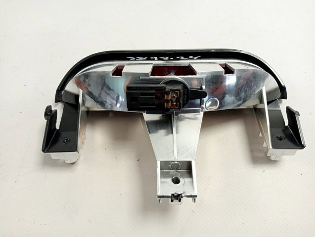 Lampa stop tylna dodatkowa Renault DUSTER I