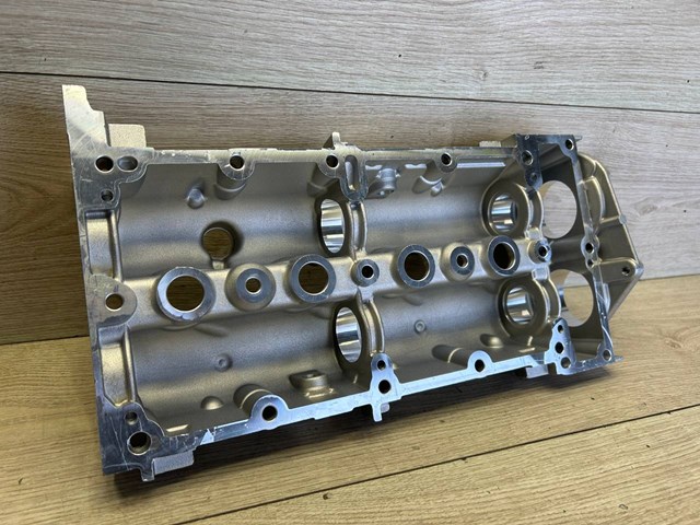 Obudowa wałka rozrządu Opel Astra J Sports Tourer