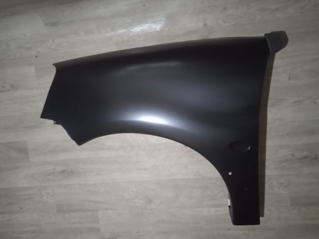 2351011 Polcar Błotnik przedni lewy