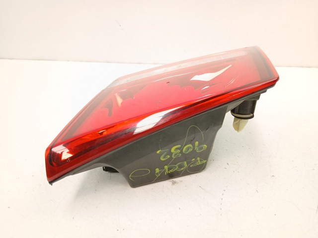 Do koszyka 68078516AE Fiat/Alfa/Lancia Lampa zespolona tylna prawa wewnętrzna
