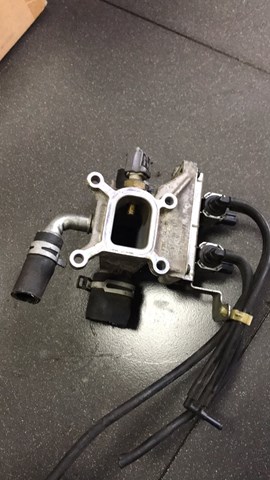 Kołnierz układu chłodzenia (trójnik) Ford 1S7G8K556AJ