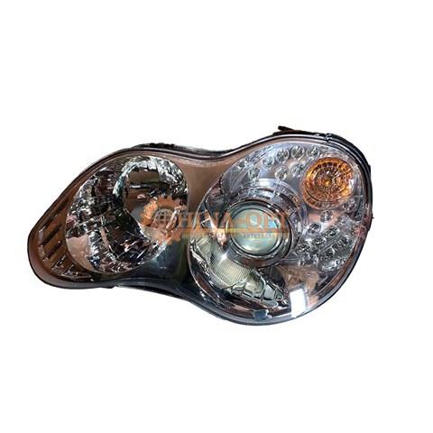 0240205R7C Geely Reflektor lewy