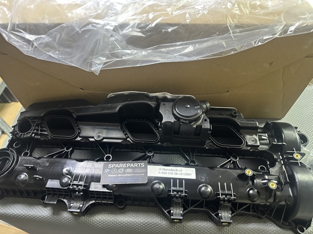 Pokrywa zaworowa Mercedes A6560163800 cena, od 696,38 USD