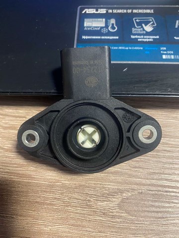 Regulator biegu jałowego 6PD012754001 HELLA