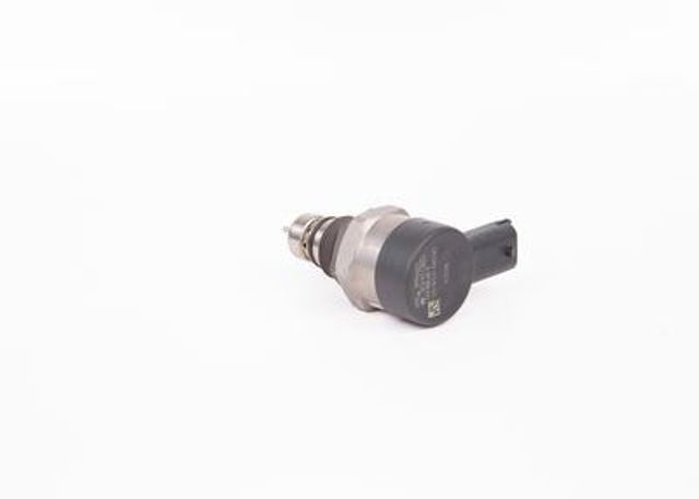 Zawór regulacji ciśnienia (zawór redukcyjny pompy wtryskowej) System Common-Rail Bosch 281006032 cena, od 142,55 USD