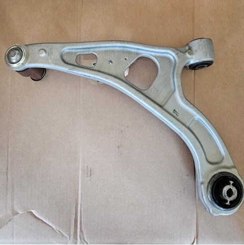Wahacz zawieszenia przedniego dolny prawy Ford Mustang MACH-E SUV (CGW, K3R, K3S) (2020 - 2026) cena, od 225,30 USD