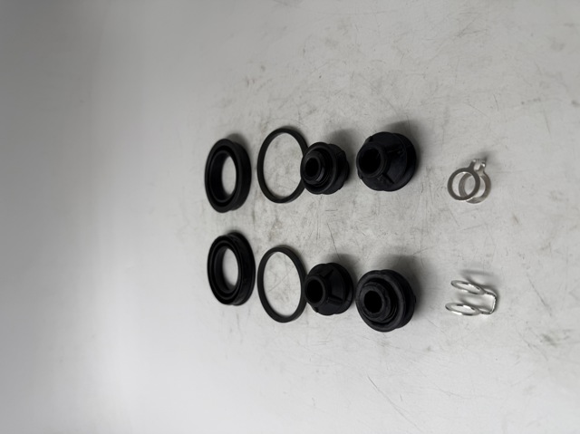 Zestaw naprawczy zacisku hamulcowego tylnego Toyota 044790T010 cena, od 41,41 USD