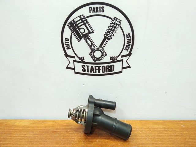 Obudowa termostatu 5086515 Ford