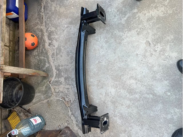 Do koszyka BCJH50070B Mazda Wzmocnienie zderzaka przedniego