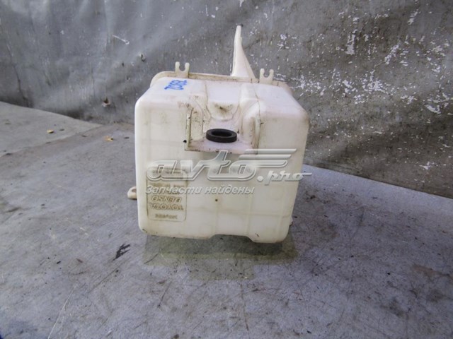 Do koszyka Zbiorniczek spryskiwacza szyb Toyota Corolla  E12