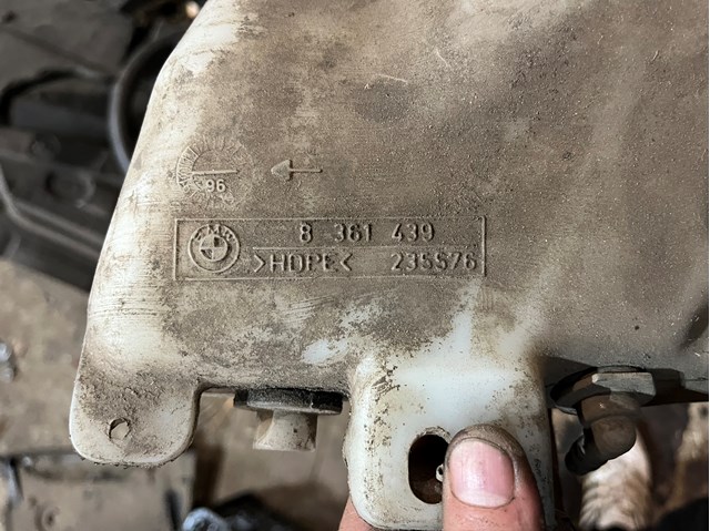  Zbiorniczek spryskiwacza szyb BMW 5 
