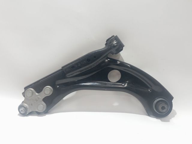 Wahacz zawieszenia przedniego dolny prawy 9846329080 Peugeot/Citroen