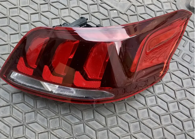 9817299580 Peugeot/Citroen Lampa zespolona tylna prawa