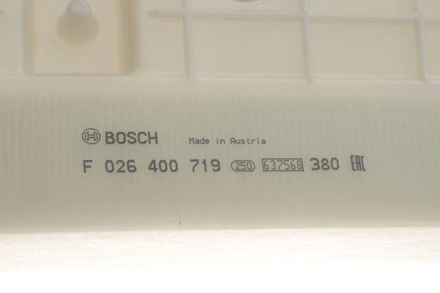 Do koszyka F026400719 Bosch Filtr powietrza