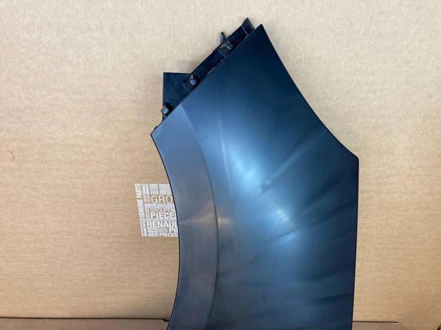 Błotnik przedni lewy Renault (RVI) 631015271R