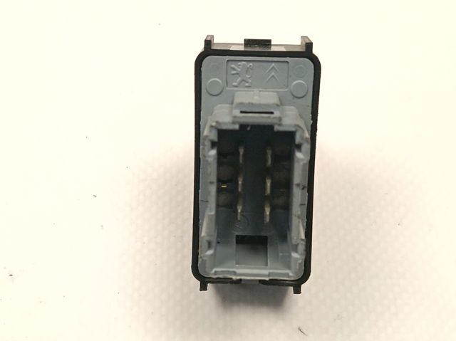 Do koszyka 98016307ZD Peugeot/Citroen Włącznik przyciskowy podnośnika szyby przedni prawy