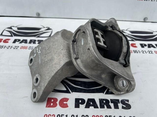 Poduszka (podpora) silnika prawa Nissan/Infiniti 112106RA0A cena, od 184,11 USD