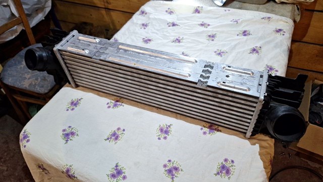 Chłodnica intercoolera BMW 17518592701