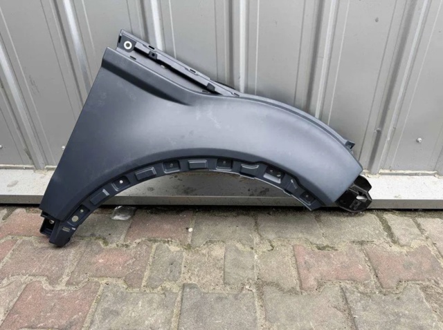 LR066922 Land Rover Błotnik przedni prawy
