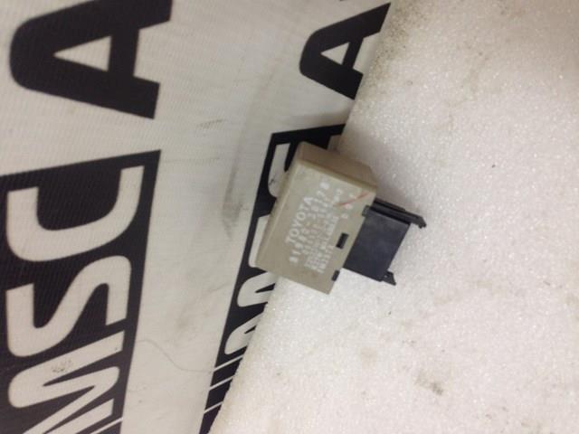 Do koszyka 8198030170 Toyota Przekaźnik kierunkowskazów