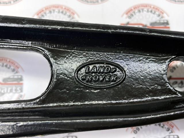 LR171072 Land Rover Wahacz zawieszenia przedniego dolny prawy