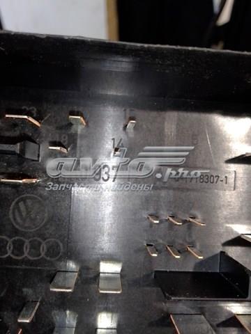 Skrzynka bezpieczników 1K0937125A VAG