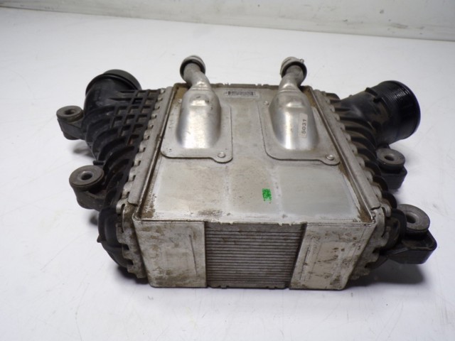 Chłodnica intercoolera Land Rover LR095900 cena, od 275,82 USD