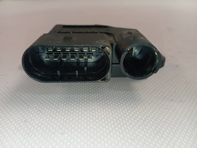 Do koszyka A6549009900 Mercedes Przekaźnik świec żarowych