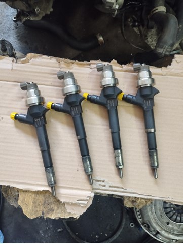 Wtryskiwacz paliwa 55567729 Opel