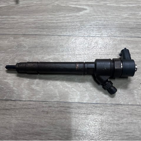 Wtryskiwacz paliwa 8658352 Volvo