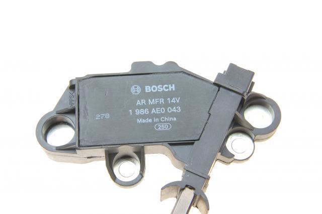 Do koszyka 1986AE0043 Bosch Regulator alternatora (przekaźnik ładowania)