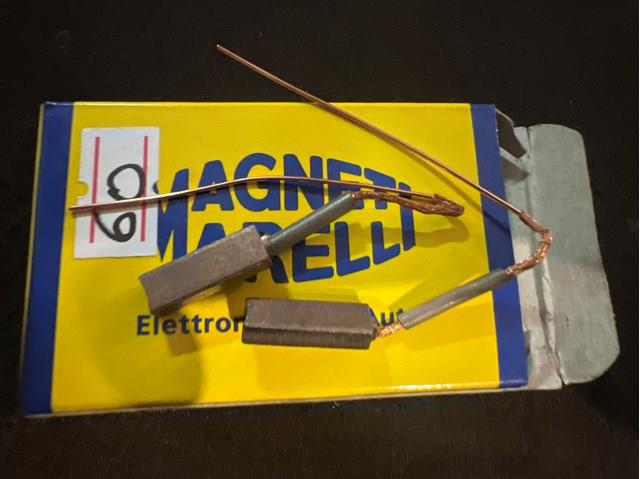 AMS0032 Magneti Marelli Szczotka alternatora